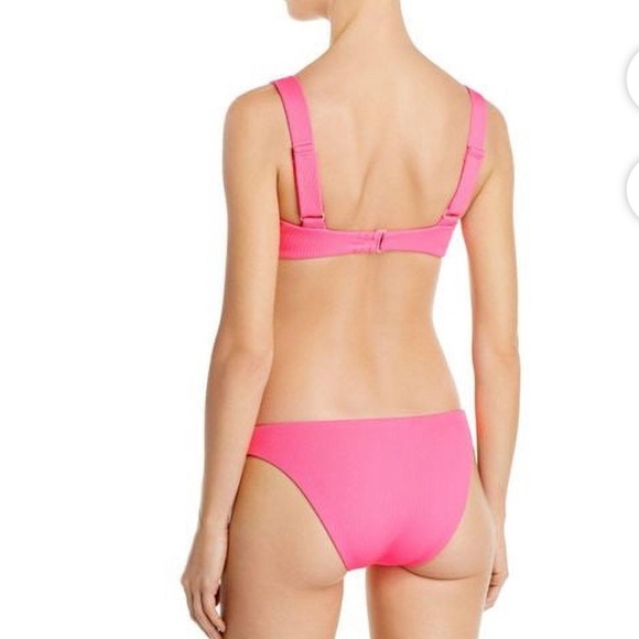 Aqua Pop Pink Sunset Boulevard
Bikini Top Size Large and Bottom
Size Small - Picture 2 of 7